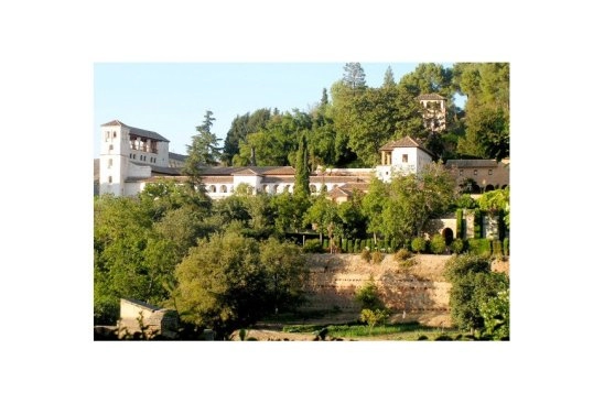 Альгамбра - самое посещаемое туристами место в Испании