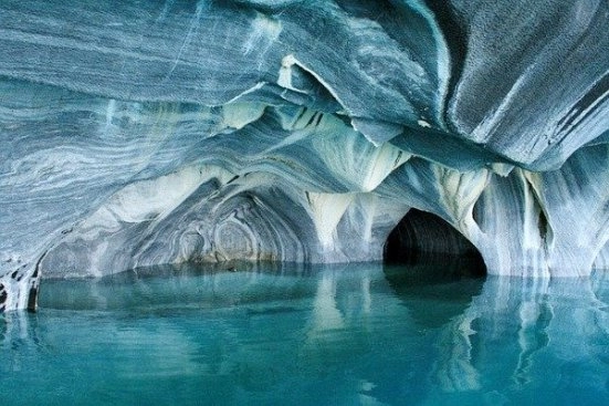 Мраморные пещеры в Чили
