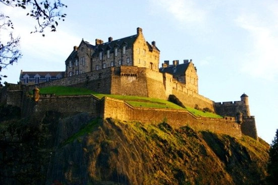 Эдинбургский замок — от истории до туризма