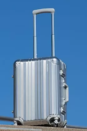 Алюминиевые чемоданы